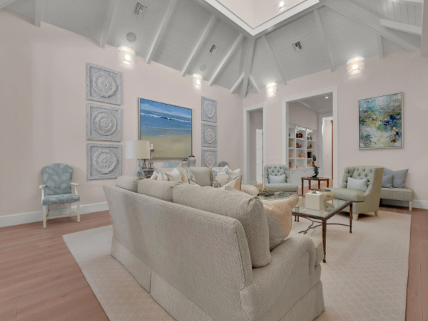 Luxury Coastal Retreat in Naples - Perfect For Your Next Vacation